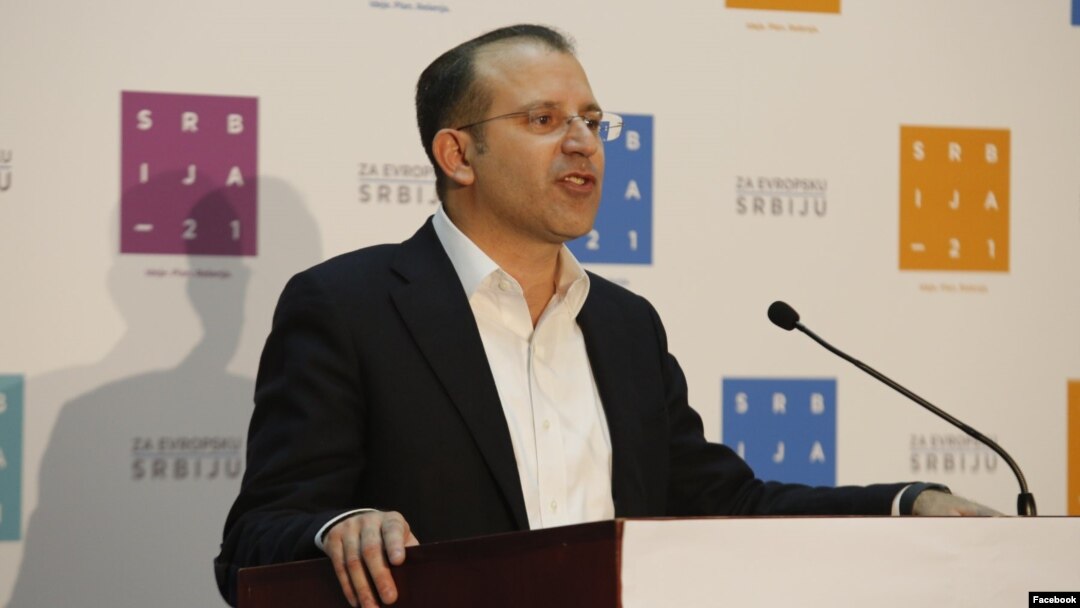 Nenad Konsnantinović, poslanik u Narodnoj skupštini Republike Srbije i zvaničnik Srbija 21, govori na skupu te organizacije, u Sava centru, 1. marta 2020. (Foto: Fejsbuk stranica Srbija 21)