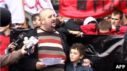 Maqedoni: Shqiptarët protestojnë para ambasadës serbe në Shkup