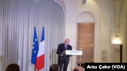 İçişleri Bakanı Gerard Collomb