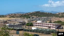 Fotografija američke mornarice pokazuje šatore u bazi Gvantanamo, koji su postavljeni kao dio američke misije o proširenju tamošnjih kapaciteta za prihvat ilegalnih imigranata, 8. februara 2025. (Foto: AFP/US Navy)