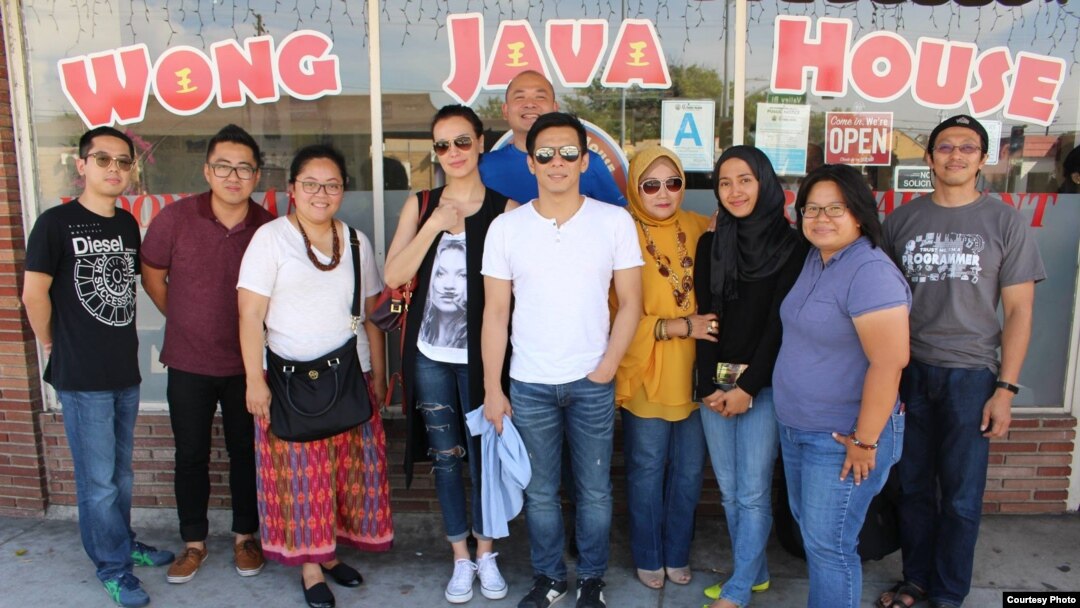 Ariel NOAH bersama warga Indonesia di Los Angeles (foto/dok: Anne Ojek)