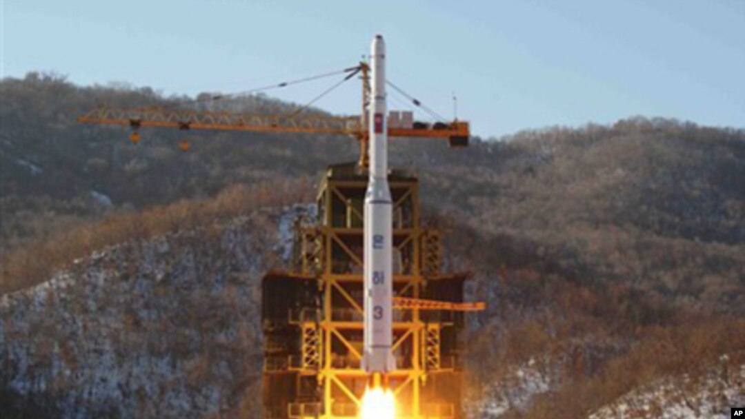 Korea Utara melakukan peluncuran roketnya tanggal 12 Desember 2012 lalu, meskipun sudah diperingatkan internasional untuk tidak melakukannya (foto: dok).