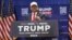 Mantan Presiden Donald Trump melakukan kampante du Indianola, Iowa (14/1). Trump diperkirakan meraih kemenangan besar dalam kaukus Partai Republik di Iowa, Senin malam (15/1). 