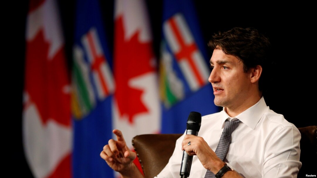 PM Kanada, Justin Trudeau berbicara dalam sebuah rapat Kadin Calgary (21/12). Calgary, Alberta, Kanada. (foto: REUTERS/Todd Korol)