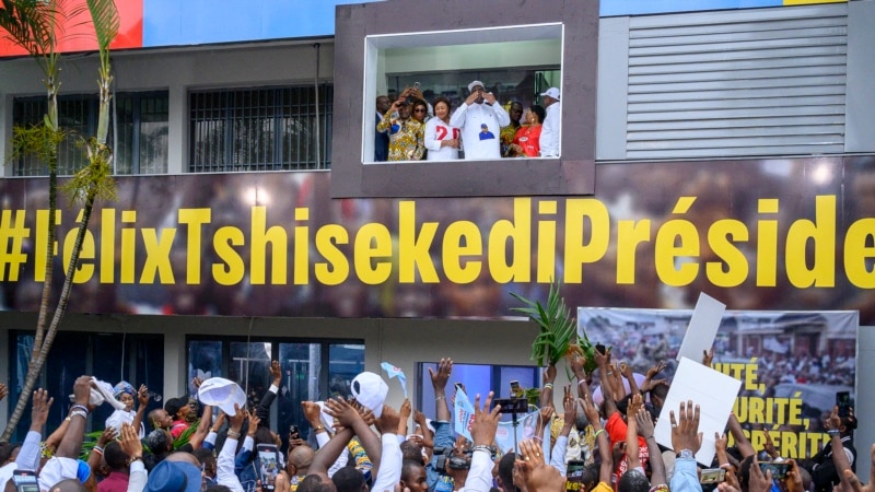 Après la proclamation de sa victoire, le président Tshisekedi s'exprime devant des partisans en liesse
