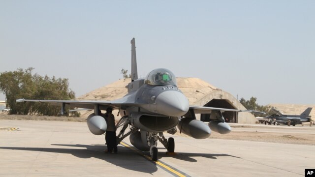 Un F-16 en la base aérea de Balad, a b75 kilómetros de Bagdad.