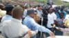 Filipe Nyusi visita vítimas da lixeira de Hulene, Maputo