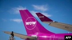 A picture taken on August 6, 2018 shows a Wow plane on the tarmac of Roissy-Charles de Gaulle Airport, north of Paris. Photo by JOEL SAGET / AFP)