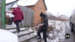 Aid workers risk lives to keep residents of Ukraine's Kharkiv region warm