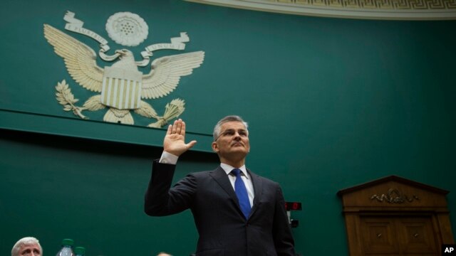 Michael Horn, jefe ejecutivo de Volkswagen en EE.UU. testificó ante el Congreso el jueves, 8 de octubre de 2015.