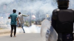 Polícia dispersa manifestação em Luanda - 1:19