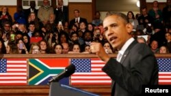 U.S. President Barack Obama referred to the upcoming Zimbabwe elections while speaking at the University of Cape Town, June 30, 2013. 