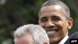 Başkan Obama'nın Eski Danışmanlarından Rahm Emanuel Chicago Belediye Başkanı Seçildi