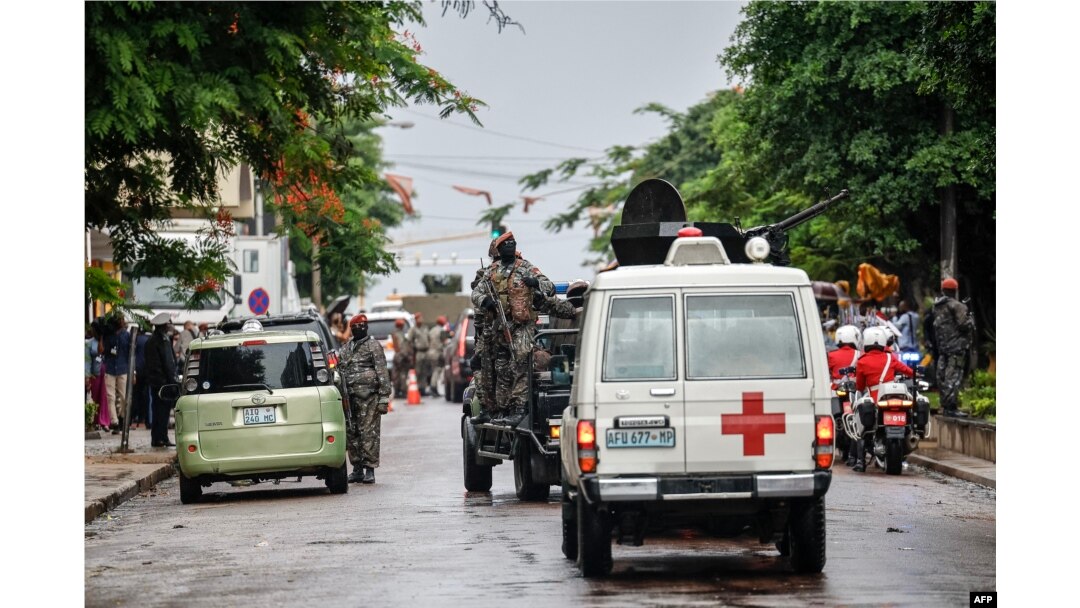 Mozambican soldiers escort VIP's to parliament in Maputo, Jan. 13, 2025.
