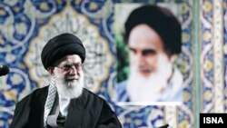 عکس آرشیوی از آیت الله علی خامنه ای رهبر جمهوری اسلامی ایران