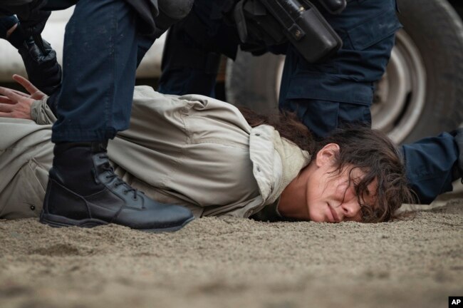 Sandra Bullock dalam salah satu adegan dalam film "The Unforgivable" (Kimberley French/Netflix via AP)