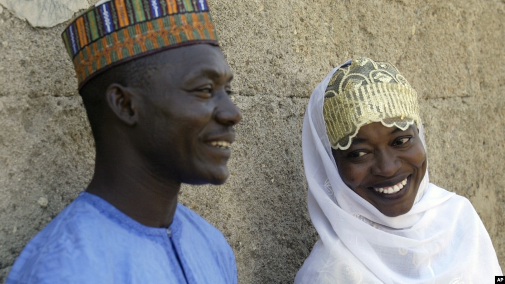 Un couple récemment marié à Bauchi, au Nigeria, le 29 novembre 2008.