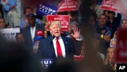 Ứng viên Tổng thống của Đảng Cộng hòa Donald Trump phát biểu trong cuộc vận động tranh cử ở Akron, Ohio, ngày 22/8/2016.