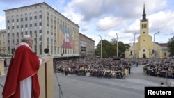Pope Francis celebrates Mass at Freedom Square in Tallinn, Estonia, Sept. 25, 2018.