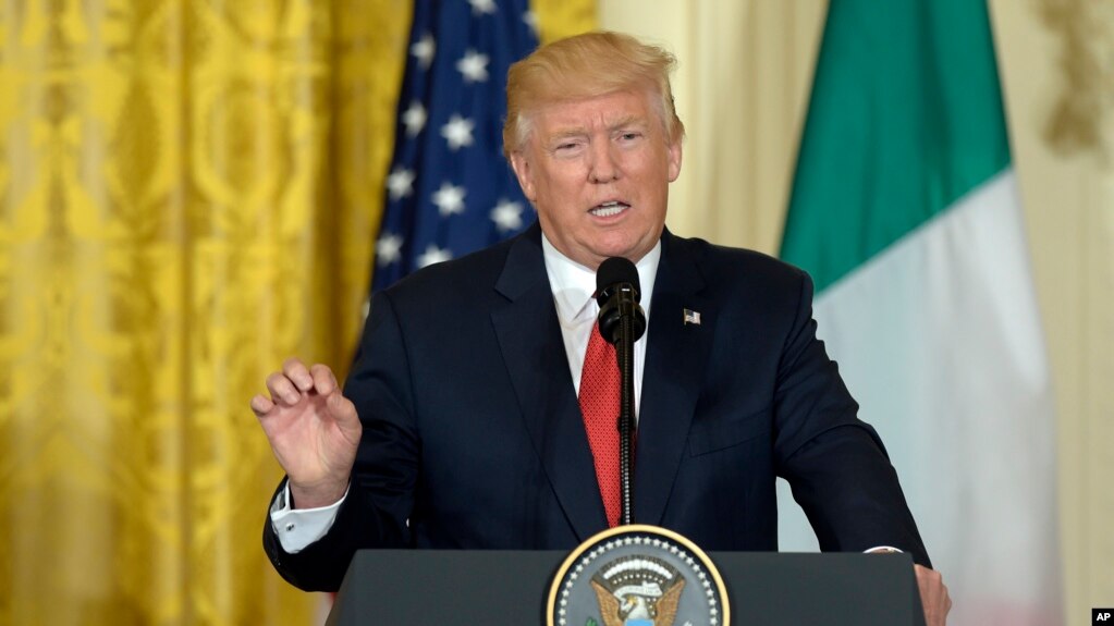 Дональд Трамп выступает на совместной пресс-конференции с премьер-министром Италии Паоло Джентилони в Белом доме