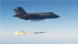 미군 F-35A 전투기에서 공대공 미사일을 발사했다. (자료사진)