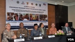 USAID meluncurkan program peningkatan akses pendidikan berkualitas di Surabaya, Jawa Timur (VOA/Petrus Riski)