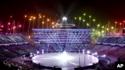 9일 2018 평창동계올림픽 개막식이 열린 강원도 평창 올림픽스타디움에서 폭죽이 터지고 있다.
