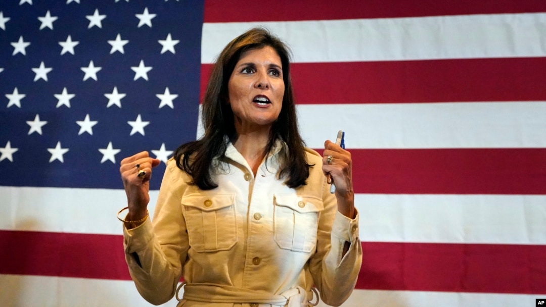 角逐美国共和党总统候选人提名的妮基·黑利(Nikki Haley)2024年1月17日在新罕布什尔州竞选。（美联社）