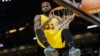 LeBron James prolonge avec Cleveland