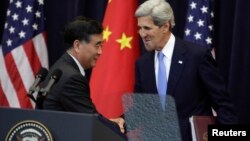 Вице-премьер Госсовета КНР Ван Ян и госсекретарь США Джон Керри. Госдепартамент США,. Вашингтон. 10 июля 2013 г.
