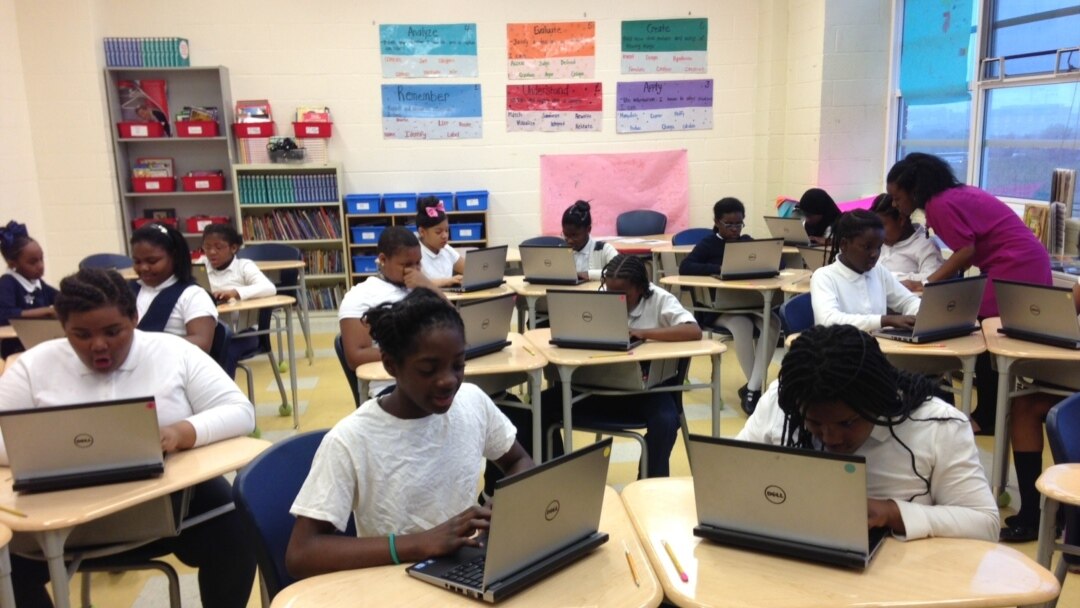 Kimning eng katta siki borligini korish uchun porno tanlovi Chozilgan külot porno