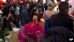 Una invitación a la fiesta de los 15 años de Rubí Ibarra a través de los medios sociales alcanzó a millones de personas.