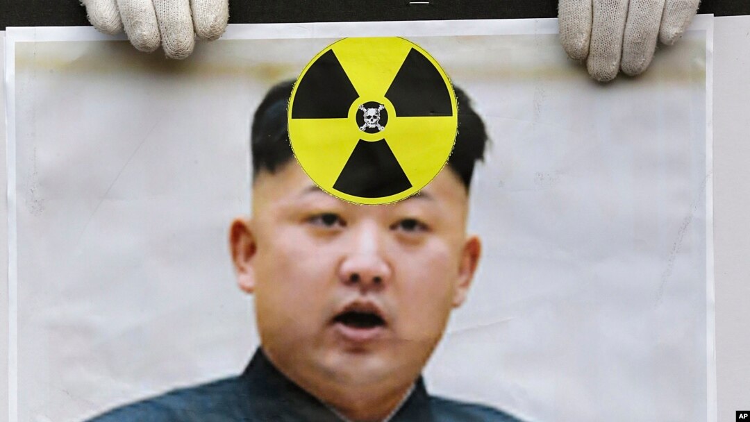 Un manifestante surcoreano protesta contra la prueba nuclear realizada por Corea del Norte.