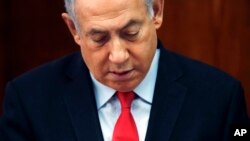 Premijer Izraela Benjamin Netanjahu na sastanku kabineta 13. novembra 2019. (Foto: AP/Ronen Zvulun-Pool) 