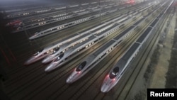 2012年12月25日湖北省武汉高速列车维修基地谐子弹列车