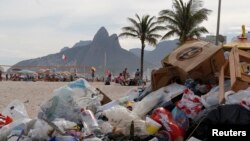Garbage is seen on Ipanema beach in Rio de Janeiro, March 5, 2014. 