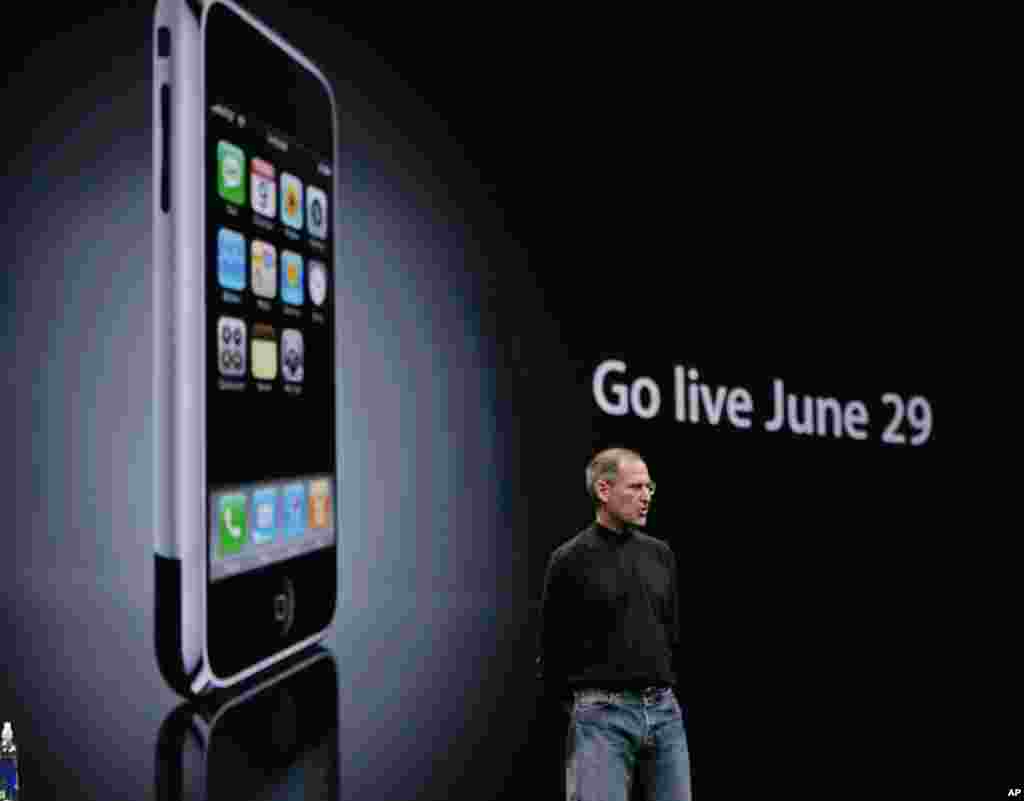 Apple CEO Steve Jobs talks about the Apple iPhone at the Apple World Wide Developers Conference in San Francisco, Monday, June 11, 2007. (AP Photo/Paul Sakuma)