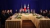조 바이든 대통령과 윤석열 한국 대통령, 기시다 후미오 일본 총리가 13일 캄보디아 수도 프놈펜에서 3국 정상회담을 개최했다. 