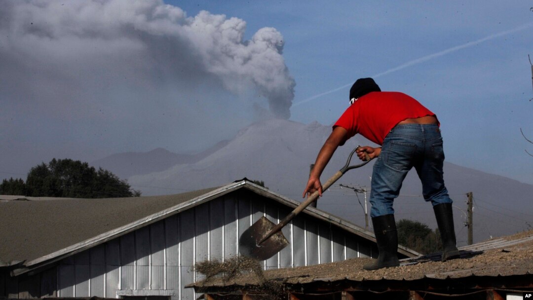 Gran cantidad de ceniza ha caído tras la erupción del Calbuco. 