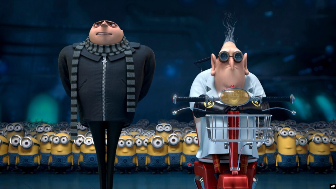 Gru, con la voz Steve Carell, izquierda, y el Dr. Nefario, con la voz de Russell Brand, in "Mi villano favorito 2".