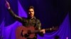 Juanes canta con sabor a Colombia