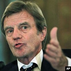 French Foreign Minister Bernard Kouchner (File)