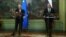 Tư liệu: Ngoại trưởng Nga Sergei Lavrov và người đứng đầu chính sách đối ngoại EU Joaep Borrell tại một cuộc họp báo sau cuộc đàm phán ở Moscow, Nga, ngày 5/2/2021. Russian Foreign Ministry/Handout via REUTERS 
