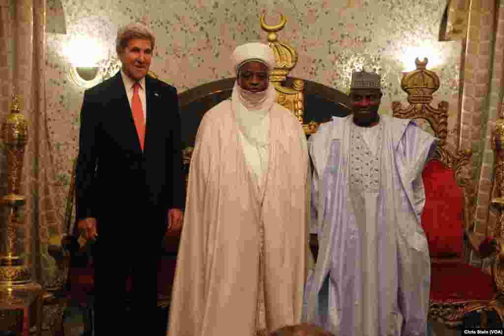 From left, U.S. Secretary of State John Kerry stands with Sultan of Sokoto Sa'adu Abubakar and Governor of Sokoto State Aminu Tambuwal in Sokoto, Nigeria, Aug. 23, 2016.