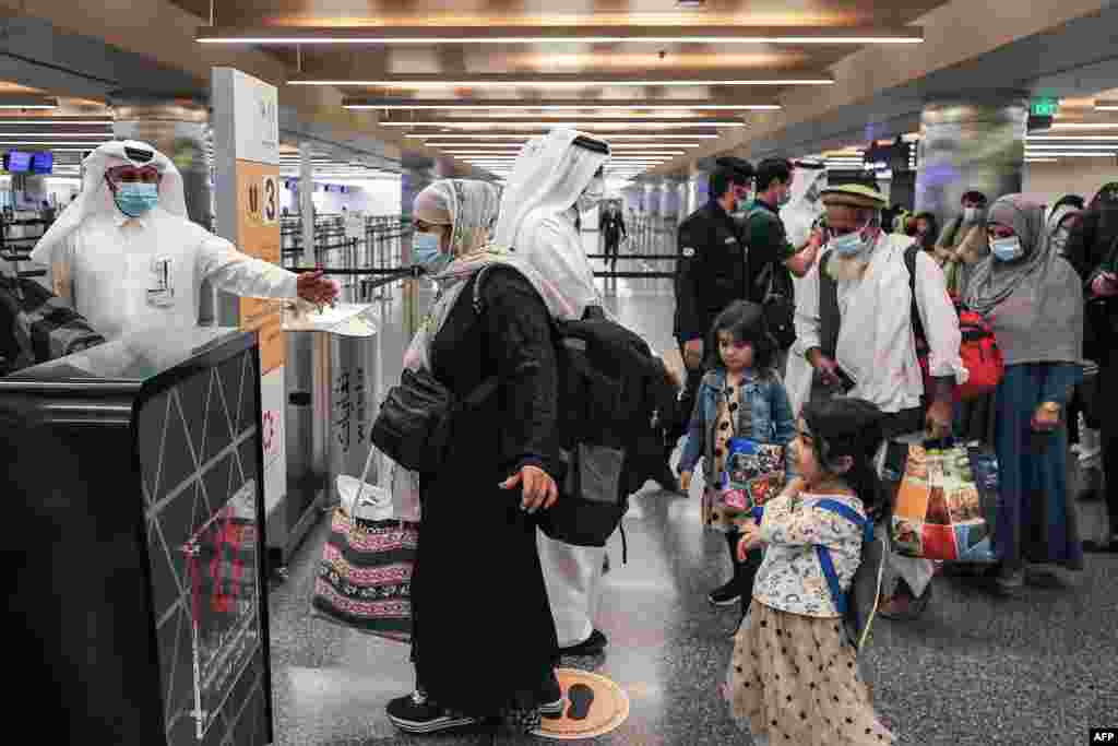 Kobuldan Dohaga yetib kelganlar. Afg&rsquo;onistondagi 200 xorijiy fuqaro, jumladan amerikaliklar maxsus charter reys orqali Kobuldan evakuatsiya qilindi.&nbsp;