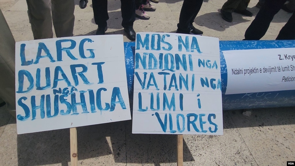 Protesta e banorëve të fshatit Brataj të Vlorës