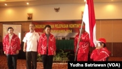 Pelepasan kontingen Asian Para Games di Karanganyar, Solo, 13 Oktober 2014 (Foto: VOA/Yudha)