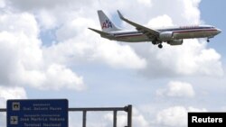 Sebuah pesawat maskapai American Airlines siap mendarat di bandara Jose Marti di Havana, Kuba (foto: dok). 