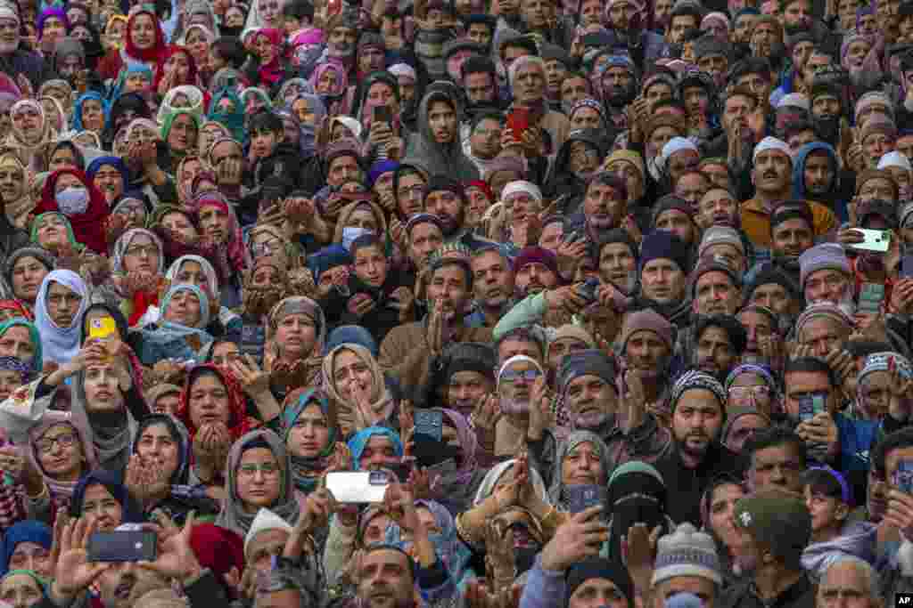 Kashmiri Muslim devotees pray at the Hazratbal shrine on the Friday following Mehraj-u-Alam, believed to mark the ascension of Prophet Muhammad to heaven, on the outskirts of Srinagar, Indian controlled Kashmir.