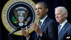 Prezident Barak Obama va vitse-prezident Jo Bayden qurol nazoratiga doir yangi takliflarni e'lon qilmoqda, Oq uy, Vashington, 16-yanvar, 2013-yil.